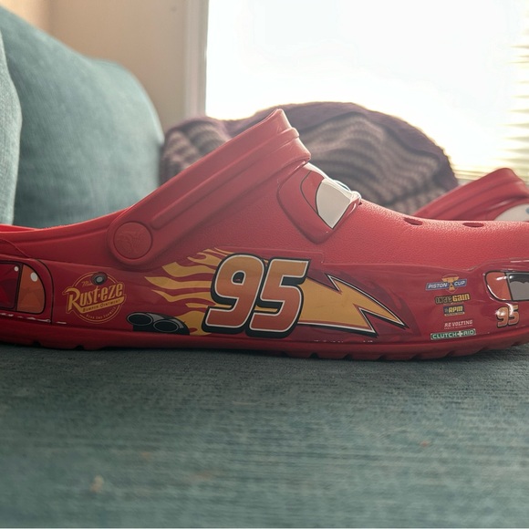 Crocs will clean after purchase - Picture 5 of 6